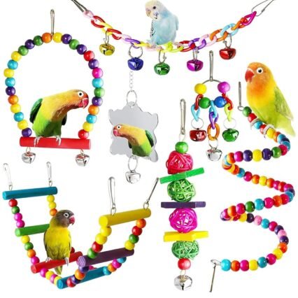 Jortmrd 7 Stück Vogelspielzeug Vogelkäfig Spielzeug Papageienspielzeug Vogel Spielzeug Wellensittiche Kauspielzeug Bunte Glocke Holzleiter Vogelschaukel Sitzplatz für Sittiche...